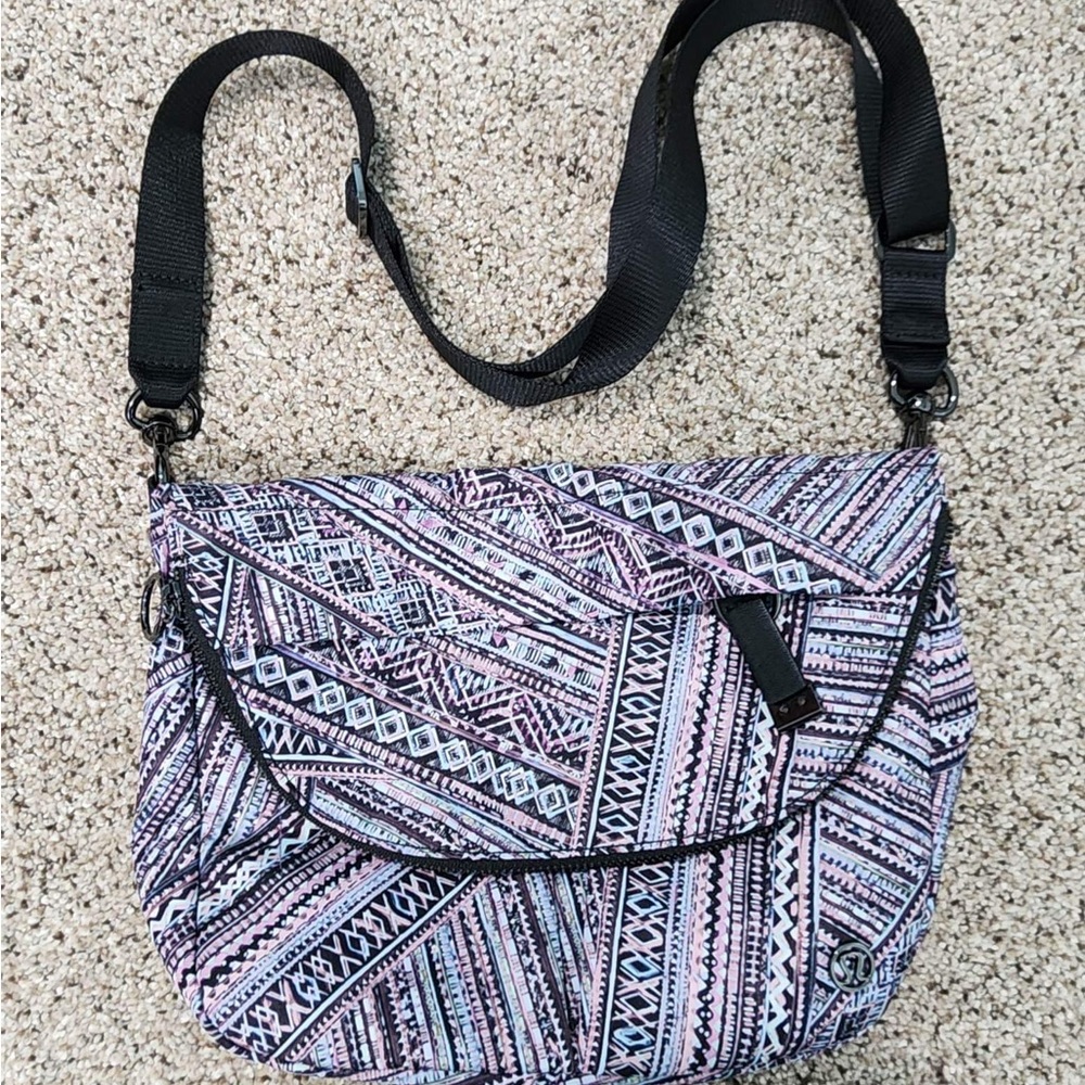 Lululemon purse